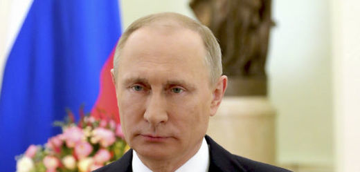 Vladimir Putin před projevem k MDŽ. 