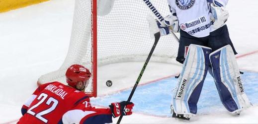 Jakub Nakládal je nejlepším střelcem play-off KHL.