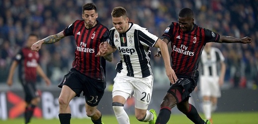 Juventus vyhrál nad AC Milán gólem v nastavení.