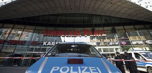 Podle policejního prohlášení jedno z největších obchodních center v Německu bude z bezpečnostních důvodů mimo provoz celý den.