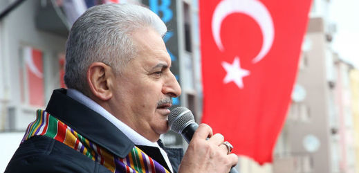Turecký premiér Binali Yildirim. 