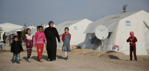 Syrští migranti v tureckém uprchlickém táboře. 