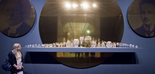 Společnost loni uspořádala ke 160. výročí vzniku sklárny výstavu pod názvem Příběh křišťálu Moser.