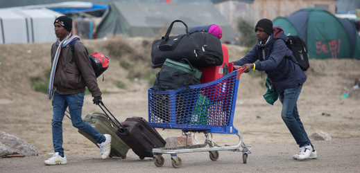 Vystěhování uprchlického tábora v Calais.