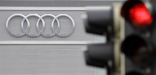 V kanceláří Audi zabavují vyšetřovatelé materiály a vyslýchají (ilustrační foto).