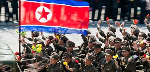 Vojenská přehlídka v Pchjongjangu.