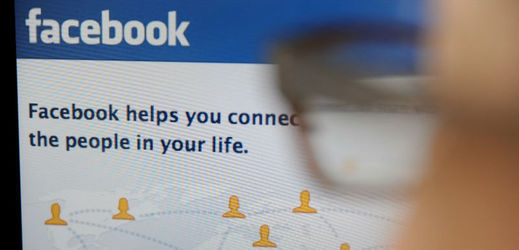 Facebook obvinění prověří, je ale připraven "chránit soukromí a práva uživatelů" (ilustrační foto). 