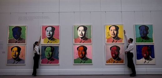 Warholovy portréty Mao Ce-tunga zůstávají do dneška v Číně citlivým tématem.