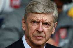 Francouzský manažer Arsenalu Arséne Wenger.