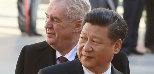 Čínský prezident Si Ťin-pching a česká hlava státu Miloš Zeman v Praze. 
