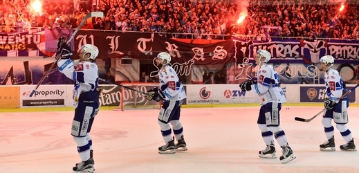 Hráči Komety Brno mají oporu v bouřlivém publiku.