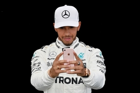 Lewis Hamilton bude jedním z největších favoritů na titul.