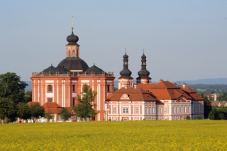 Bývalé proboštství cisterciáckého kláštera v Plasích Mariánská Týnice a poutní kostel Zvěstování Panny Marie v Mariánském Týnci slouží jako Muzeum a galerie severního Plzeňska.