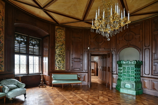 Malé pokoje zámku Hluboká nad Vltavou, ve kterých při podzimních loveckých slavnostech přespávali šlechtici.