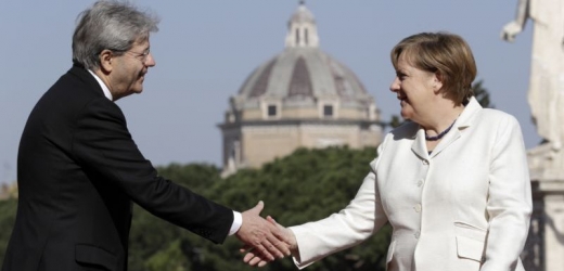 Italský premiér Paolo Gentiloni a německá kancléřka Angela Merkelová.
