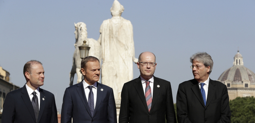Vedoucí představitelé EU na římském summitu.