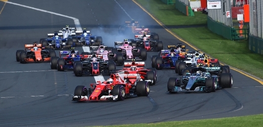 Závod formule 1 v Melbourne.