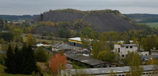 Odval šachty číslo 15 bývalých uranových dolů v Konětopech u Příbrami na snímku z 20. října.
