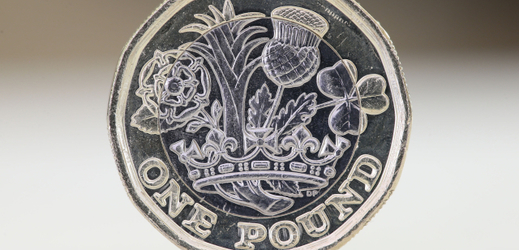 Nová britská mince v hodnotě jedné libry.