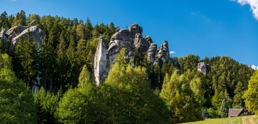 Pískovcové skalní útvary v Adršpachu.
