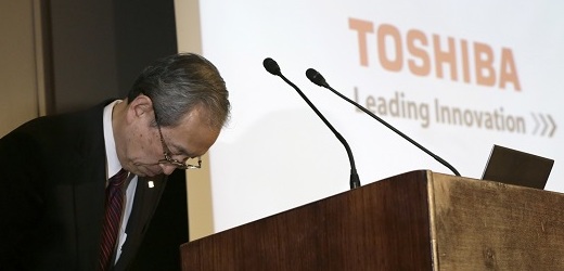Prezident a výkonný ředitel Toshiby Satoshi Tsunakawa.