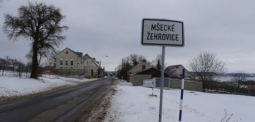 Už po zásahu v roce 2013 se část sekty přesunula do Česka, kde vlastní farmu v Mšeckých Žehrovicích na Kladensku.