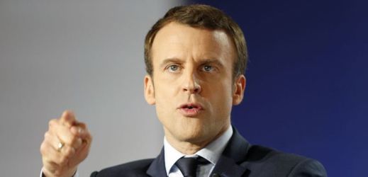 Emmanuel Macron je favoritem francouzských prezidentských voleb.
