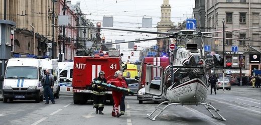 Bombový útok v Petrohradu si vyžádal nejméně 14 obětí.