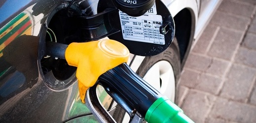 Tržby za pohonné hmoty v únoru klesly. 