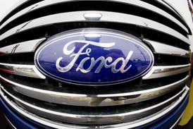 Zakladatel značky Ford je 70 let po smrti.
