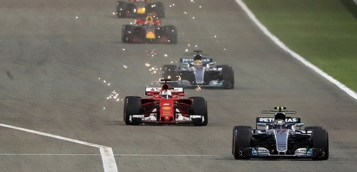 Závodníci při Velké ceně Bahrajnu.