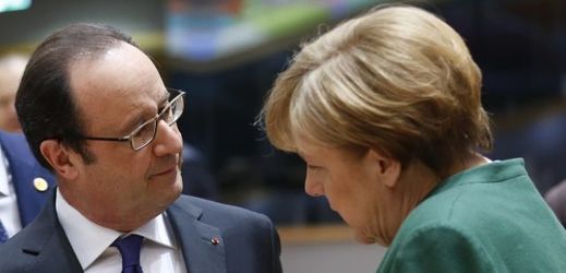 Francouzský prezident François Hollande a Angela Merkelová.
