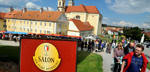 Valtické vinné trhy ve Valticích na Břeclavsku jsou nejstarší celostátní soutěž vín s více než stopadesátiletou tradicí.
