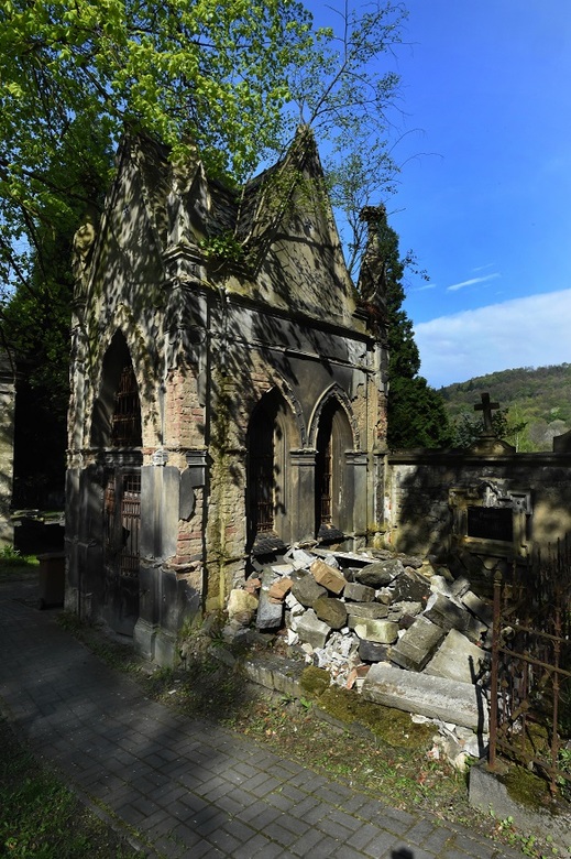 Stále nejistý je osud kaple na hřbitově v ústecké čtvrti Krásné Březno. Více než sto let stará stavba už léta chátrá.