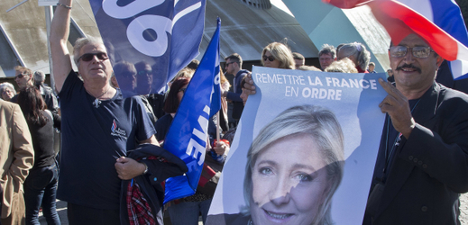 Příznivci prezidentské kandidátky Marine Le Pen.