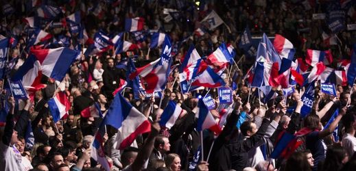 Francii čeká 7. května druhé kolo prezidentských voleb.