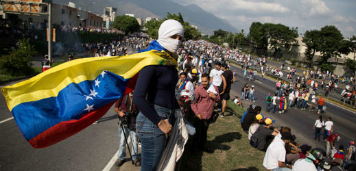 Protesty proti prezidentovi Nicolási Madurovi trvají již čtyři týdny.