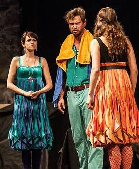 Snímek představení Jak ve vám líbí Shakespearovských slavností v Ostravě.
