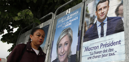 Prezidentští kandidáti Emmanuel Macron a Marine Le Penová.