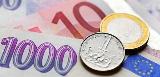 České peníze a eura (ilustrační foto).