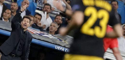 Trenér Atlética Madrid Diego Simeone stále věří.