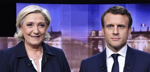 Kandidáti prezidentských voleb ve Francii - Emmanuel Macron a Marine Le Penová. 