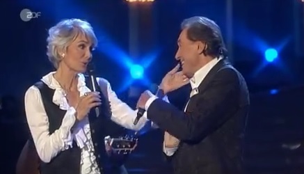 Herečka a zpěvačka Daliah Laviová a Karel Gott.