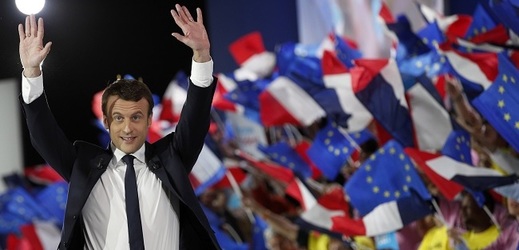 Centristický kandidát Emmanuel Macron.