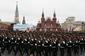 Po Rudém náměstí pochodovali ruští mariňáci.