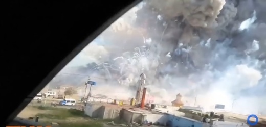Výbuch pyrotechniky v Mexiku.