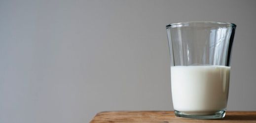 Lidé nejvíce nakupují bio mléko a mléčné výrobky (ilustrační foto).