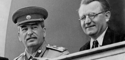 Josif Vissarionovič Stalin (vlevo) a Klement Gottwald. Snímek z roku 1946.