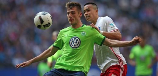 Fotbalisté Hamburku se zachránili v lize a poslali Wolfsburg do baráže.