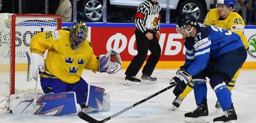 Hokejisté Švédska porazili Finsko 4:2 a jsou ve finále.